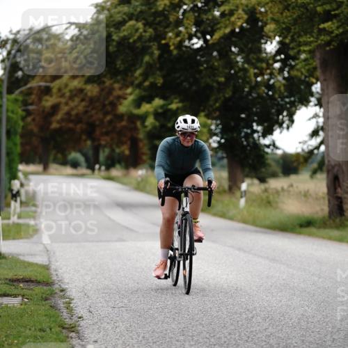 30.08.2026 - Elbe Triathlon Hamburg Michael Burmester http://msf.ph/oto/10059801 30.08.2026 11:35:39 Radfahren 1433 meine-sportfotos.de
