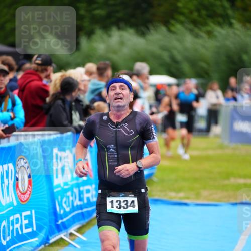 30.08.2026 - Elbe Triathlon Hamburg LAZAROV Photography http://msf.ph/oto/10059810 30.08.2026 11:37:36 Ziel 824, 1264, 1334, 1440 meine-sportfotos.de