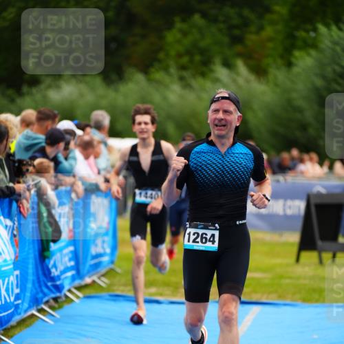30.08.2026 - Elbe Triathlon Hamburg LAZAROV Photography http://msf.ph/oto/10059816 30.08.2026 11:37:42 Ziel 1264, 1385, 1440 meine-sportfotos.de