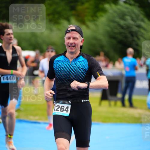 30.08.2026 - Elbe Triathlon Hamburg LAZAROV Photography http://msf.ph/oto/10059829 30.08.2026 11:37:43 Ziel 757, 1264, 1385, 1440 meine-sportfotos.de