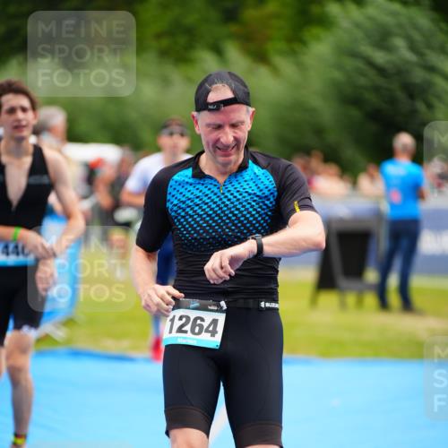 30.08.2026 - Elbe Triathlon Hamburg LAZAROV Photography http://msf.ph/oto/10059831 30.08.2026 11:37:44 Ziel 757, 1264, 1385, 1440 meine-sportfotos.de