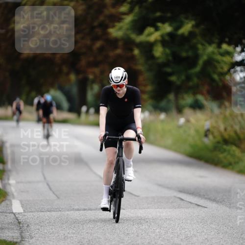 30.08.2026 - Elbe Triathlon Hamburg Michael Burmester http://msf.ph/oto/10059844 30.08.2026 11:36:33 Radfahren 1499, 1687, 1705 meine-sportfotos.de