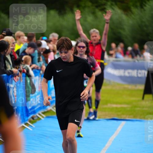 30.08.2026 - Elbe Triathlon Hamburg LAZAROV Photography http://msf.ph/oto/10059866 30.08.2026 11:37:54 Ziel 696, 726, 757, 759, 1298, 1374 meine-sportfotos.de
