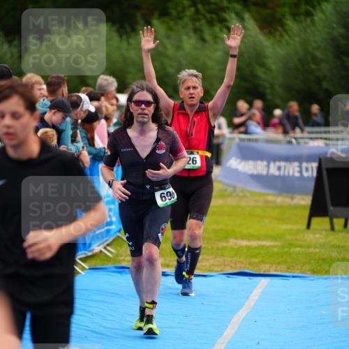 30.08.2026 - Elbe Triathlon Hamburg LAZAROV Photography http://msf.ph/oto/10059869 30.08.2026 11:37:54 Ziel 696, 726, 757, 759, 1298, 1374 meine-sportfotos.de