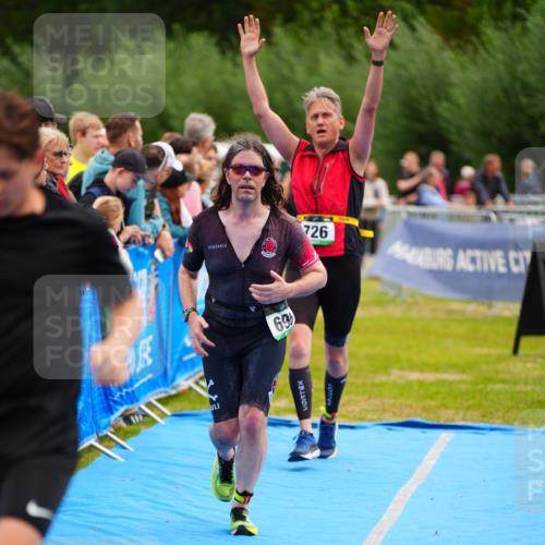 30.08.2026 - Elbe Triathlon Hamburg LAZAROV Photography http://msf.ph/oto/10059871 30.08.2026 11:37:55 Ziel 696, 726, 757, 759, 1298, 1374 meine-sportfotos.de