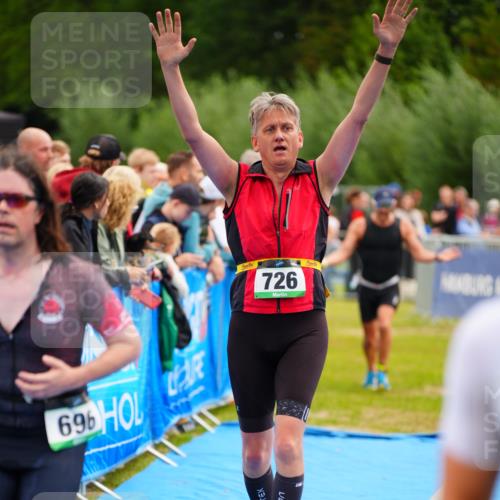 30.08.2026 - Elbe Triathlon Hamburg LAZAROV Photography http://msf.ph/oto/10059890 30.08.2026 11:37:57 Ziel 696, 726, 759, 1298, 1374 meine-sportfotos.de