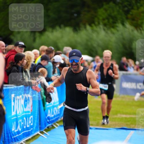30.08.2026 - Elbe Triathlon Hamburg LAZAROV Photography http://msf.ph/oto/10059901 30.08.2026 11:38:00 Ziel 726, 759, 1298 meine-sportfotos.de