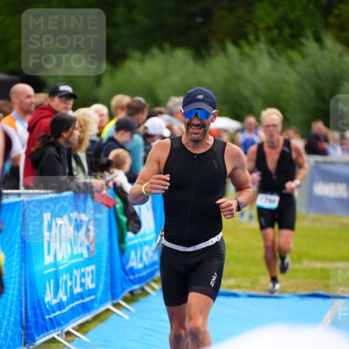 30.08.2026 - Elbe Triathlon Hamburg LAZAROV Photography http://msf.ph/oto/10059904 30.08.2026 11:38:00 Ziel 726, 759, 1298 meine-sportfotos.de