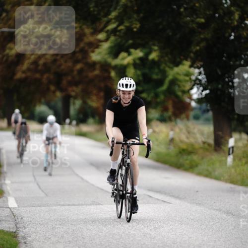 30.08.2026 - Elbe Triathlon Hamburg Michael Burmester http://msf.ph/oto/10059911 30.08.2026 11:37:43 Radfahren 1470, 1495, 1702 meine-sportfotos.de