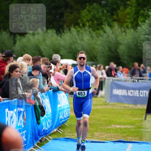 30.08.2026 - Elbe Triathlon Hamburg LAZAROV Photography http://msf.ph/oto/10059933 30.08.2026 11:38:07 Ziel  meine-sportfotos.de
