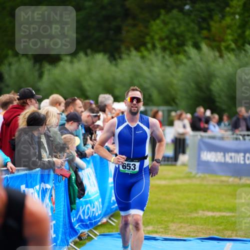 30.08.2026 - Elbe Triathlon Hamburg LAZAROV Photography http://msf.ph/oto/10059936 30.08.2026 11:38:08 Ziel  meine-sportfotos.de