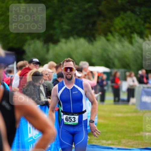 30.08.2026 - Elbe Triathlon Hamburg LAZAROV Photography http://msf.ph/oto/10059952 30.08.2026 11:38:09 Ziel  meine-sportfotos.de