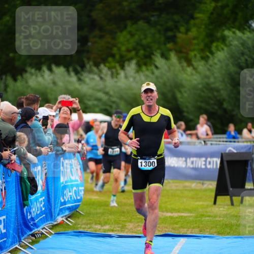 30.08.2026 - Elbe Triathlon Hamburg LAZAROV Photography http://msf.ph/oto/10059981 30.08.2026 11:38:34 Ziel 867, 1253, 1271, 1300, 1354, 1444 meine-sportfotos.de