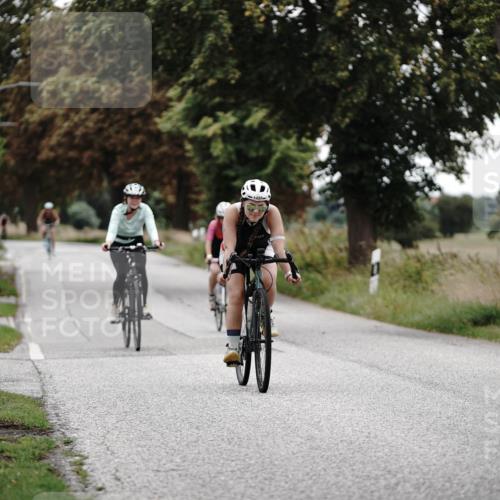 30.08.2026 - Elbe Triathlon Hamburg Michael Burmester http://msf.ph/oto/10060013 30.08.2026 11:38:24 Radfahren 1469, 1498, 1502, 1658 meine-sportfotos.de