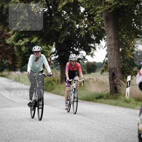 30.08.2026 - Elbe Triathlon Hamburg Michael Burmester http://msf.ph/oto/10060020 30.08.2026 11:38:26 Radfahren 1465, 1498, 1502, 1658 meine-sportfotos.de