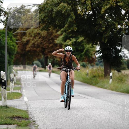 30.08.2026 - Elbe Triathlon Hamburg Michael Burmester http://msf.ph/oto/10060028 30.08.2026 11:38:32 Radfahren 1465, 1626, 1633 meine-sportfotos.de