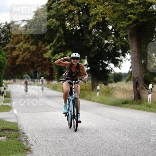 30.08.2026 - Elbe Triathlon Hamburg Michael Burmester http://msf.ph/oto/10060031 30.08.2026 11:38:33 Radfahren 1465, 1626, 1633 meine-sportfotos.de
