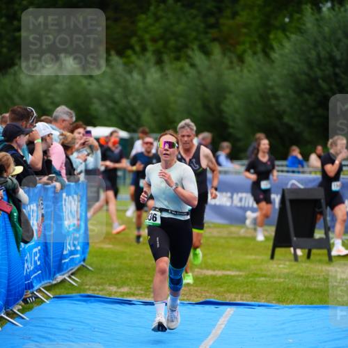 30.08.2026 - Elbe Triathlon Hamburg LAZAROV Photography http://msf.ph/oto/10060079 30.08.2026 11:38:59 Ziel 936, 1158, 1346 meine-sportfotos.de