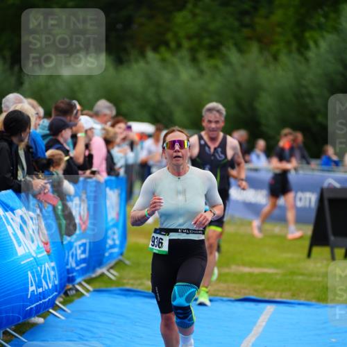30.08.2026 - Elbe Triathlon Hamburg LAZAROV Photography http://msf.ph/oto/10060084 30.08.2026 11:39:00 Ziel 936, 1158, 1346, 1456 meine-sportfotos.de