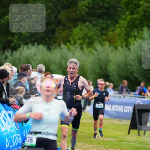 30.08.2026 - Elbe Triathlon Hamburg LAZAROV Photography http://msf.ph/oto/10060091 30.08.2026 11:39:01 Ziel 936, 1158, 1346, 1456 meine-sportfotos.de