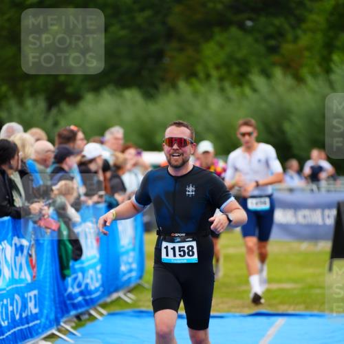30.08.2026 - Elbe Triathlon Hamburg LAZAROV Photography http://msf.ph/oto/10060110 30.08.2026 11:39:05 Ziel 936, 1158, 1169, 1319, 1346, 1456 meine-sportfotos.de