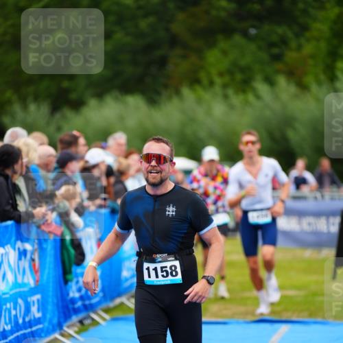 30.08.2026 - Elbe Triathlon Hamburg LAZAROV Photography http://msf.ph/oto/10060114 30.08.2026 11:39:06 Ziel 1158, 1169, 1319, 1346, 1456 meine-sportfotos.de