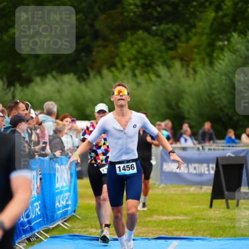 30.08.2026 - Elbe Triathlon Hamburg LAZAROV Photography http://msf.ph/oto/10060125 30.08.2026 11:39:07 Ziel 877, 1158, 1169, 1319, 1456 meine-sportfotos.de