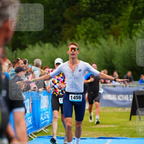 30.08.2026 - Elbe Triathlon Hamburg LAZAROV Photography http://msf.ph/oto/10060128 30.08.2026 11:39:07 Ziel 877, 1158, 1169, 1319, 1456 meine-sportfotos.de