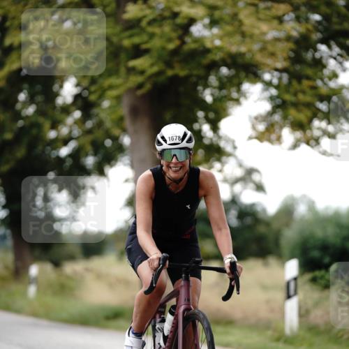 30.08.2026 - Elbe Triathlon Hamburg Michael Burmester http://msf.ph/oto/10060133 30.08.2026 11:39:31 Radfahren 1593, 1631, 1678 meine-sportfotos.de
