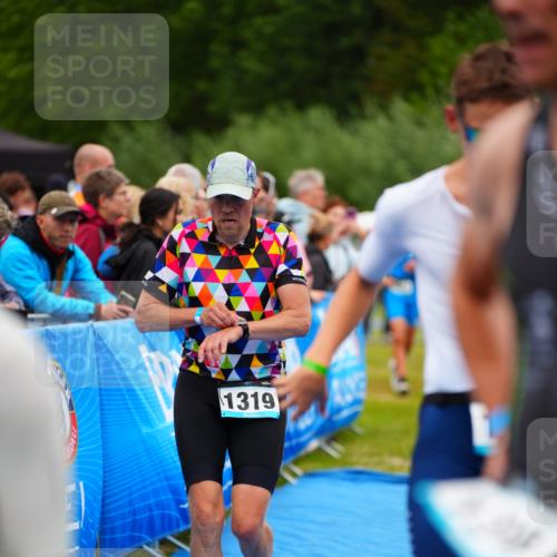 30.08.2026 - Elbe Triathlon Hamburg LAZAROV Photography http://msf.ph/oto/10060148 30.08.2026 11:39:10 Ziel 877, 1169, 1214, 1319, 1456 meine-sportfotos.de