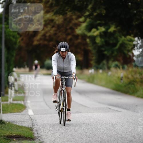 30.08.2026 - Elbe Triathlon Hamburg Michael Burmester http://msf.ph/oto/10060195 30.08.2026 11:40:09 Radfahren 1582, 1585 meine-sportfotos.de