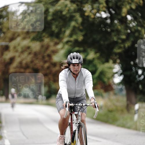 30.08.2026 - Elbe Triathlon Hamburg Michael Burmester http://msf.ph/oto/10060196 30.08.2026 11:40:10 Radfahren 1582, 1585 meine-sportfotos.de