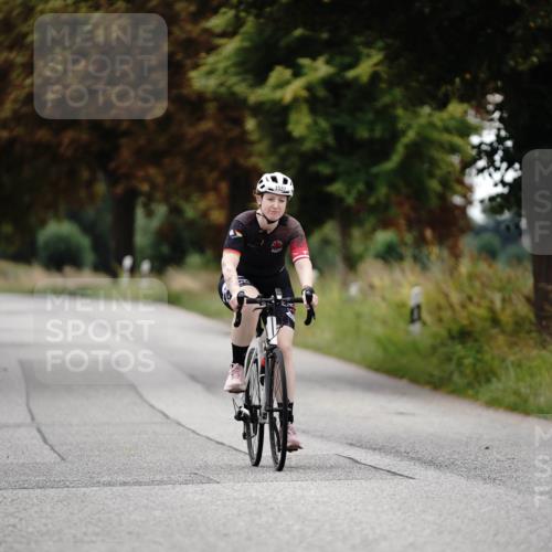 30.08.2026 - Elbe Triathlon Hamburg Michael Burmester http://msf.ph/oto/10060199 30.08.2026 11:40:16 Radfahren 1537 meine-sportfotos.de