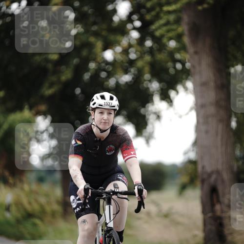 30.08.2026 - Elbe Triathlon Hamburg Michael Burmester http://msf.ph/oto/10060205 30.08.2026 11:40:18 Radfahren 1537 meine-sportfotos.de