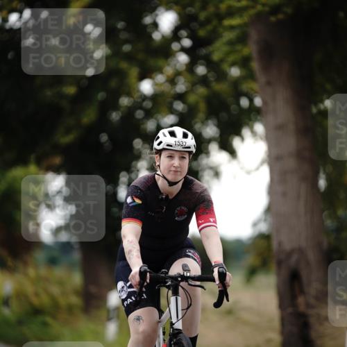 30.08.2026 - Elbe Triathlon Hamburg Michael Burmester http://msf.ph/oto/10060208 30.08.2026 11:40:18 Radfahren 1537 meine-sportfotos.de