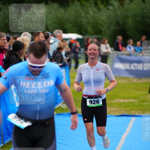 30.08.2026 - Elbe Triathlon Hamburg LAZAROV Photography http://msf.ph/oto/10060237 30.08.2026 11:39:32 Ziel 926, 979, 992 meine-sportfotos.de