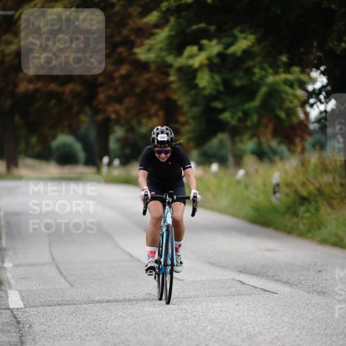 30.08.2026 - Elbe Triathlon Hamburg Michael Burmester http://msf.ph/oto/10060238 30.08.2026 11:41:17 Radfahren 1607 meine-sportfotos.de
