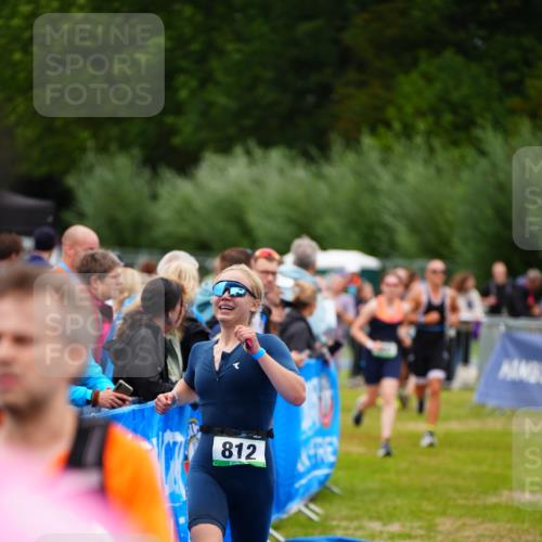 30.08.2026 - Elbe Triathlon Hamburg LAZAROV Photography http://msf.ph/oto/10060284 30.08.2026 11:39:43 Ziel 657, 802, 812, 871, 979, 1146, 1247, 1277 meine-sportfotos.de