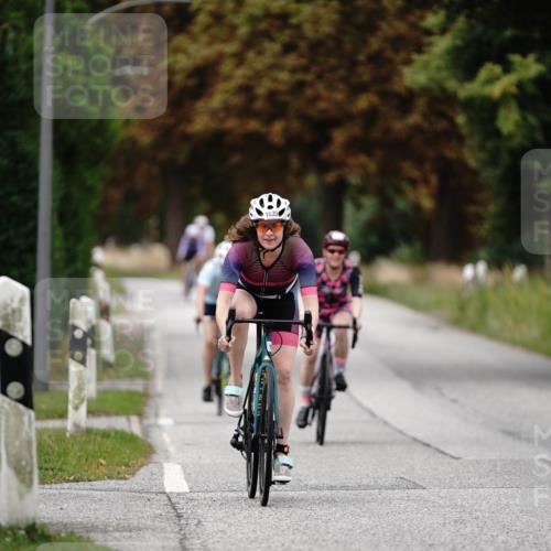 30.08.2026 - Elbe Triathlon Hamburg Michael Burmester http://msf.ph/oto/10060312 30.08.2026 11:43:20 Radfahren 1635, 1668, 1673 meine-sportfotos.de
