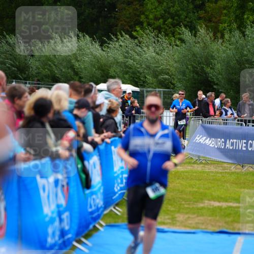 30.08.2026 - Elbe Triathlon Hamburg LAZAROV Photography http://msf.ph/oto/10060362 30.08.2026 11:40:12 Ziel 669, 775, 1245 meine-sportfotos.de