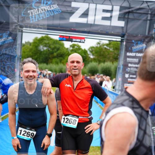 30.08.2026 - Elbe Triathlon Hamburg LAZAROV Photography http://msf.ph/oto/10060390 30.08.2026 11:40:34 Ziel 1130 meine-sportfotos.de