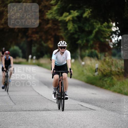 30.08.2026 - Elbe Triathlon Hamburg Michael Burmester http://msf.ph/oto/10060392 30.08.2026 11:44:37 Radfahren 1602, 1698 meine-sportfotos.de
