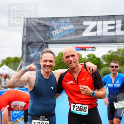 30.08.2026 - Elbe Triathlon Hamburg LAZAROV Photography http://msf.ph/oto/10060417 30.08.2026 11:40:43 Ziel 911, 1375 meine-sportfotos.de