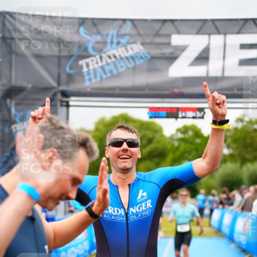 30.08.2026 - Elbe Triathlon Hamburg LAZAROV Photography http://msf.ph/oto/10060426 30.08.2026 11:40:47 Ziel 694, 911, 933, 1375 meine-sportfotos.de