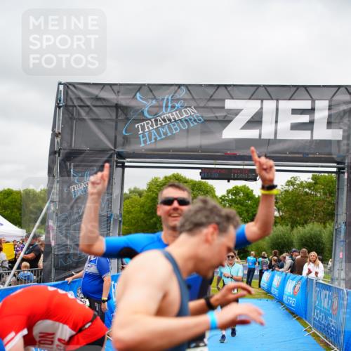 30.08.2026 - Elbe Triathlon Hamburg LAZAROV Photography http://msf.ph/oto/10060431 30.08.2026 11:40:48 Ziel 694, 911, 933, 1375 meine-sportfotos.de