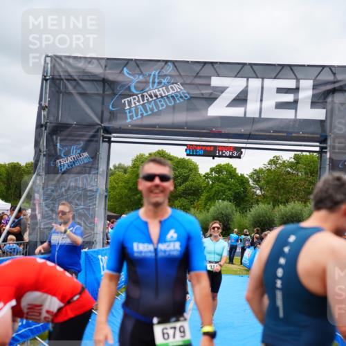 30.08.2026 - Elbe Triathlon Hamburg LAZAROV Photography http://msf.ph/oto/10060441 30.08.2026 11:40:49 Ziel 694, 911, 933, 1375 meine-sportfotos.de