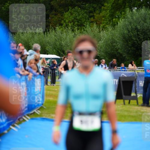 30.08.2026 - Elbe Triathlon Hamburg LAZAROV Photography http://msf.ph/oto/10060442 30.08.2026 11:40:50 Ziel 694, 911, 933, 1375 meine-sportfotos.de