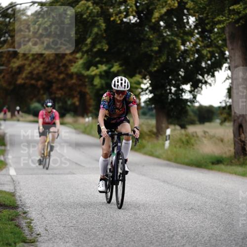 30.08.2026 - Elbe Triathlon Hamburg Michael Burmester http://msf.ph/oto/10060458 30.08.2026 11:45:32 Radfahren 1661, 1695, 1711 meine-sportfotos.de