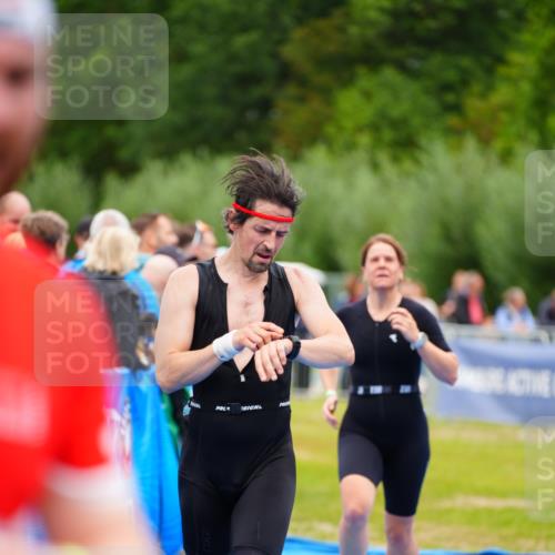30.08.2026 - Elbe Triathlon Hamburg LAZAROV Photography http://msf.ph/oto/10060464 30.08.2026 11:40:54 Ziel 694, 933 meine-sportfotos.de