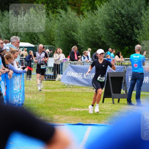 30.08.2026 - Elbe Triathlon Hamburg LAZAROV Photography http://msf.ph/oto/10060479 30.08.2026 11:41:02 Ziel 845, 920, 1302 meine-sportfotos.de